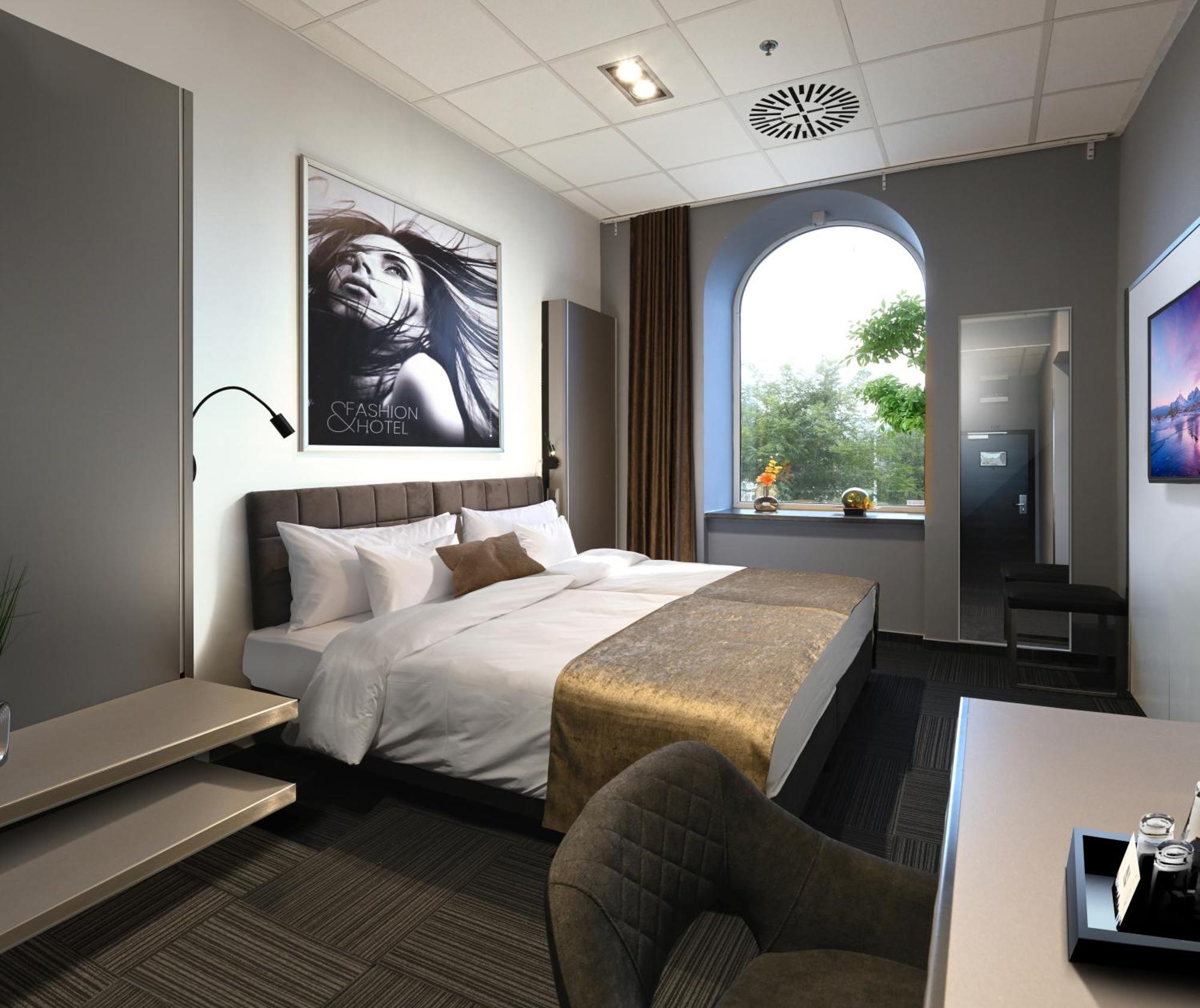 Fashion City Hotel Superior Budapest Exterior foto